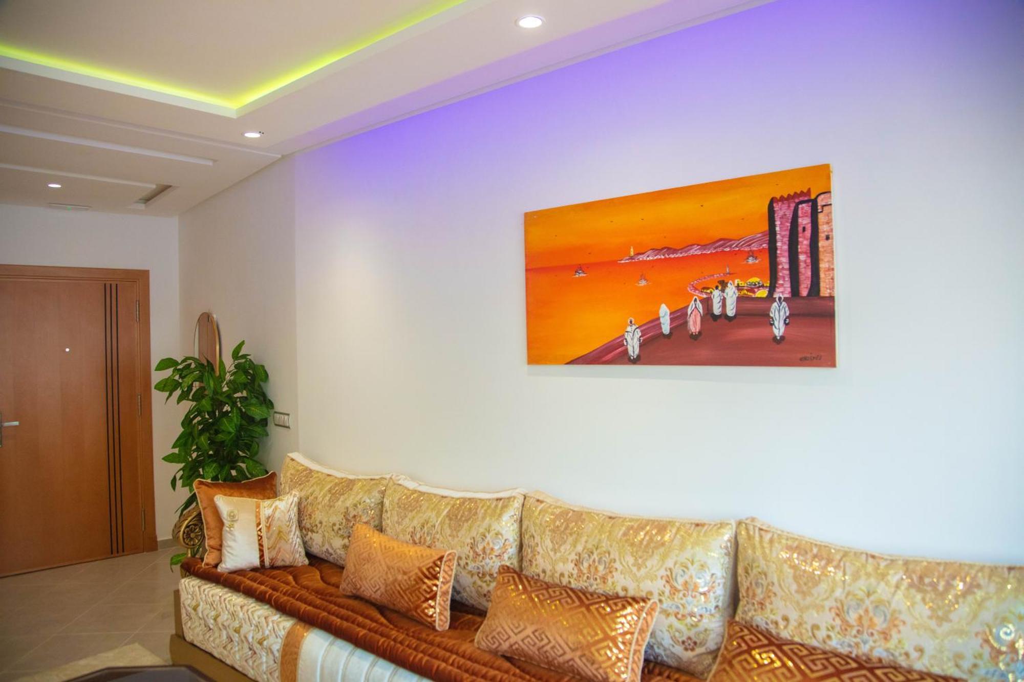 Modern Met 2 Aircos 3 Tvs 24u Parking En Lift Tanger