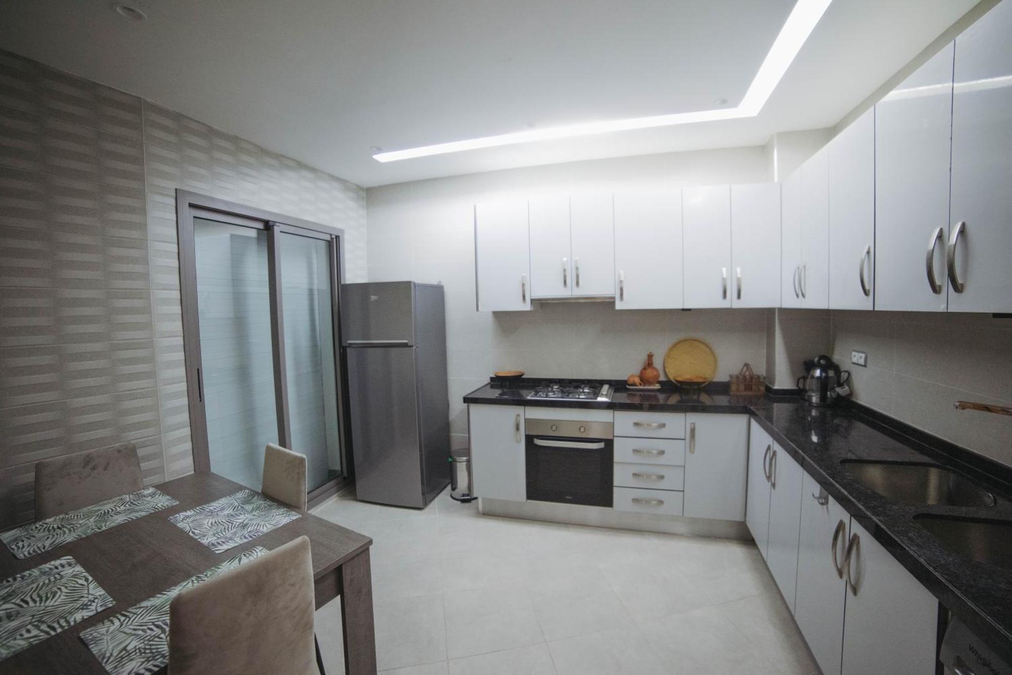 Appartement Modern Met 2 Aircos 3 Tvs 24u Parking En Lift *