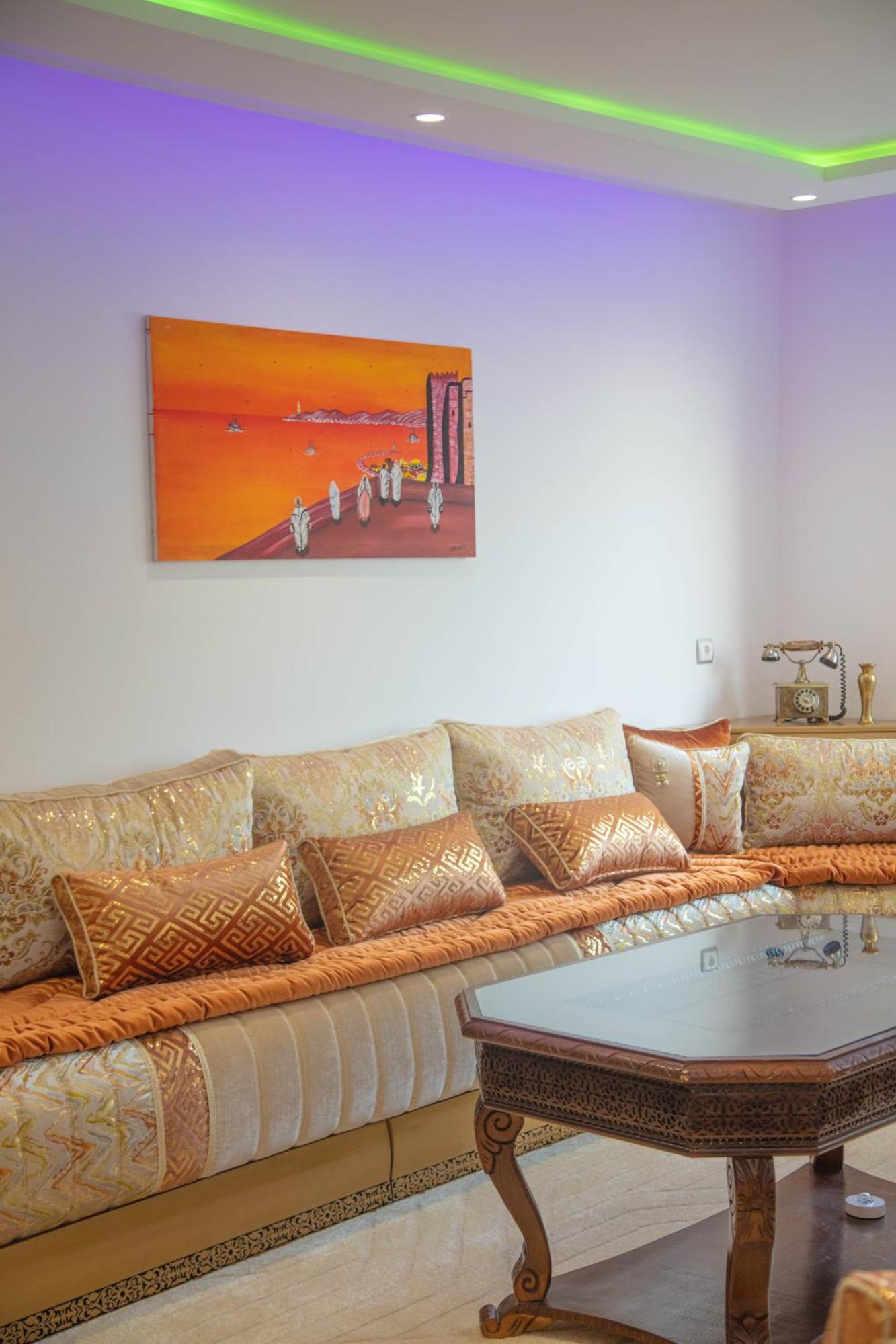 Appartement Modern Met 2 Aircos 3 Tvs 24u Parking En Lift Tanger